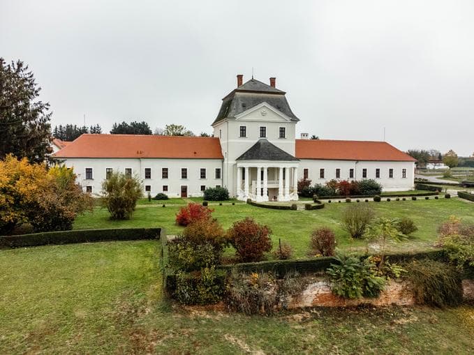 Fete Blanche im Schloss Nebersdorf