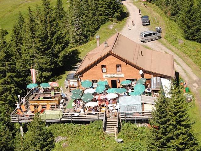 Bergfrühstück auf der Palüdhütte