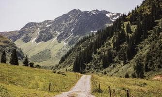 Geführte Wanderung zur Alpe Nenzigast und Besuch Schausennerei