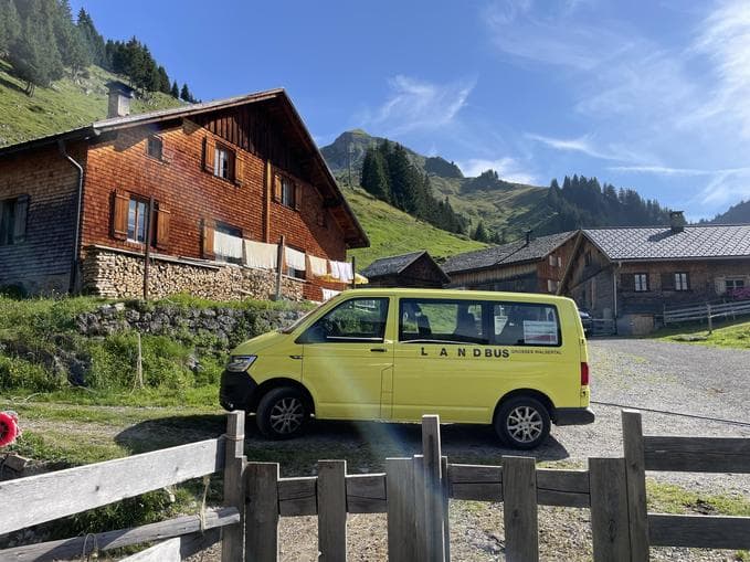 Wanderbus zur Alpe Ischkarnei und Metzgertobel