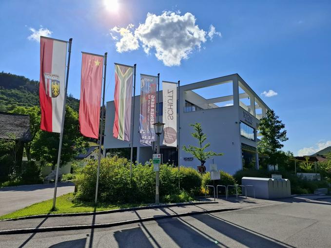 Ausstellung im Schütz Art Museum - Ben Tuge
