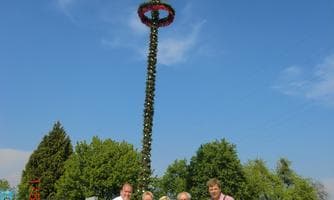 Maibaumaufstellen - Sparverein Einigkeit Mauthausen