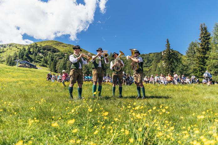 Fest zur Almrauschblüte
