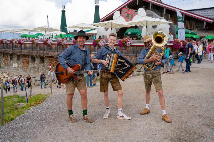 Traditioneller Frühschoppen - "Hochgrössen Buam"