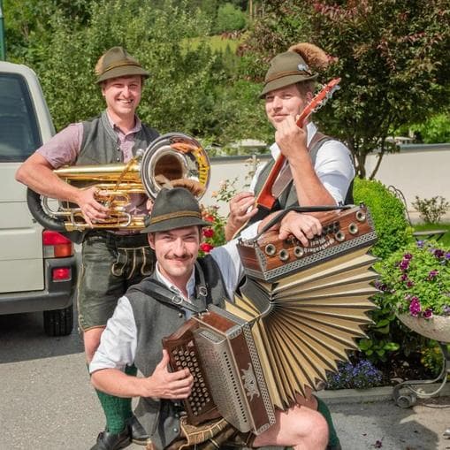 Traditioneller Frühschoppen - "Gradenbach Musi"