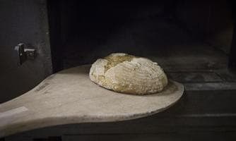 Brotbacken am Bauernhof