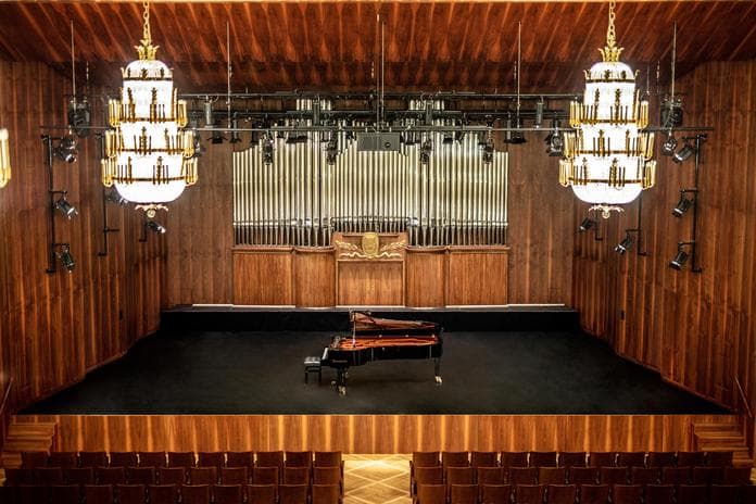 Schwanensee - ational Ballet Company Italia