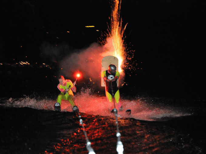 Nachtwasserskishow des WSC Seeboden