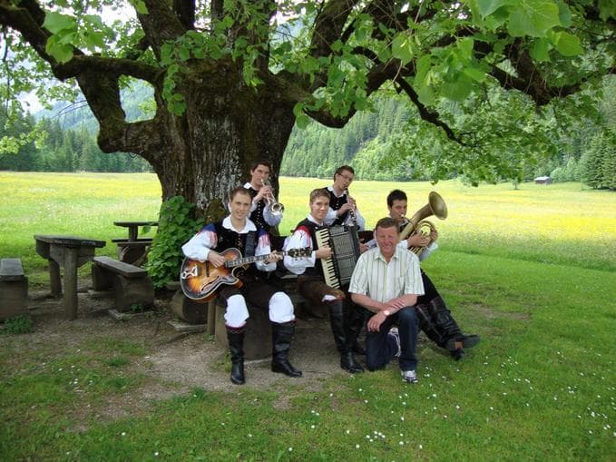 Petje pod lipo - Konzert unter der Linde
