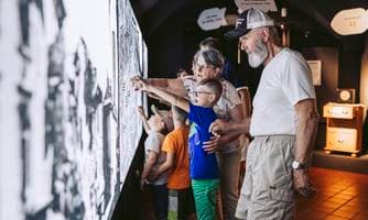 nderausstellung "Wie Kriege enden / How wars end"