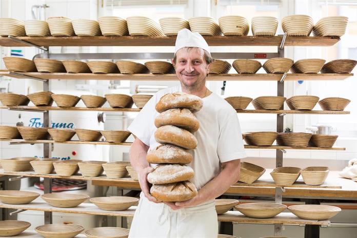 Backen für Groß und Klein mit dem Bäckermeister