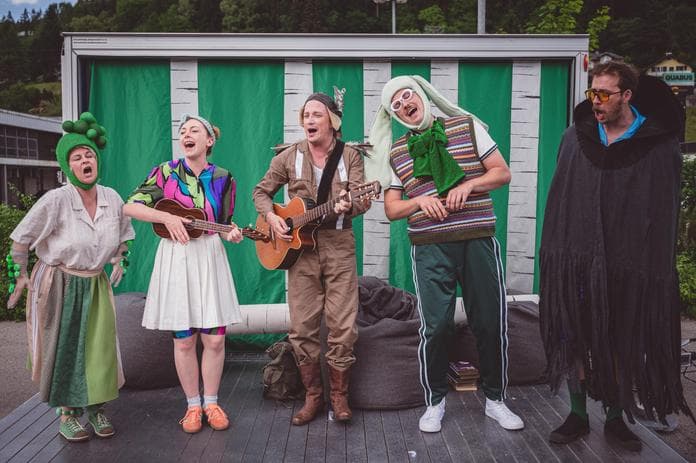 Theaterwagen Porcia - Das Eulenmädchen