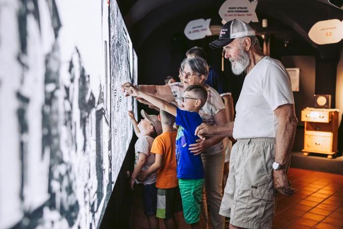 Sonderausstellung "Wie Kriege enden / How wars end"