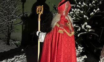 Hl. Nikolaus zieht von Haus zu Haus (Brauchtumsgruppe Lind-Rajach)