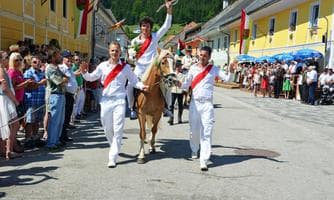 Kranzlreiten in Weitensfeld