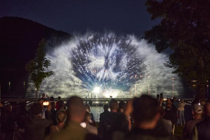 Wasser-Lichtshow am Klopeiner See