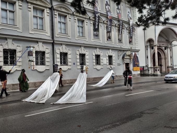 Spurwechsel Street Performance Procession "Heile Natur" & Book Presentation - Tom Zabel