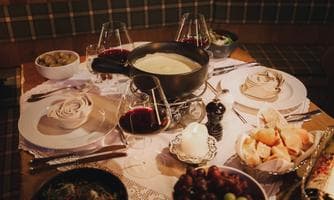 Zwischen Fonduegabel und Grillbesteck