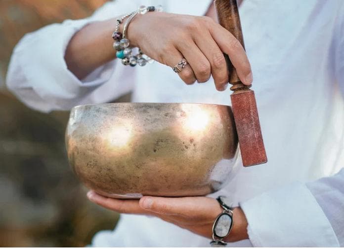Element Licht – Soundbath & Chanting