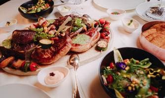 Zwischen Fonduegabel und Grillbesteck