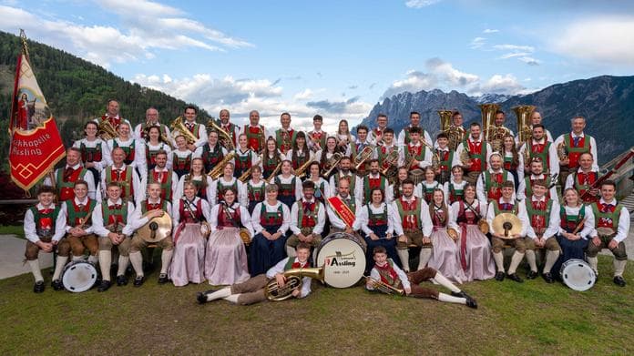 Jubiläumsfest der Musikkapelle Assling und Bezirksmusikfest