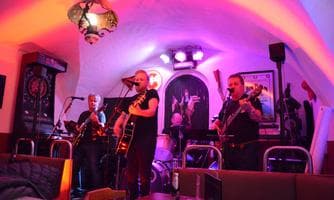 Spiele- und Erlebnisnacht mit "69 in the Shade"