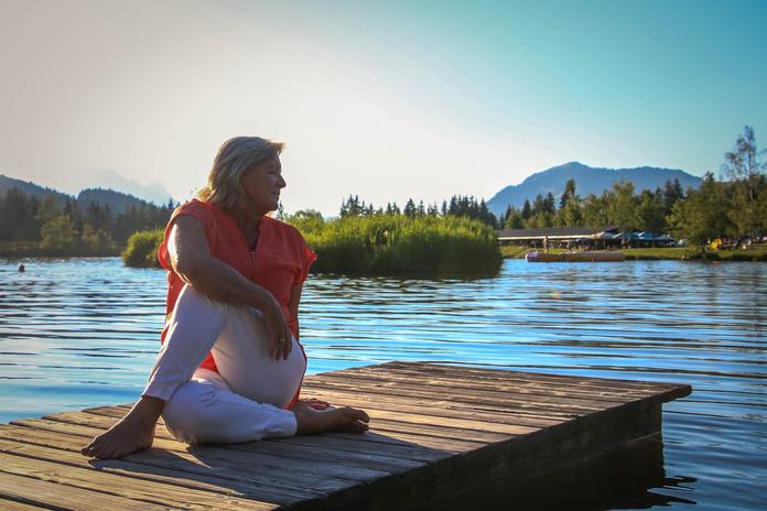 Yoga mit Herz am Lauchsee mit Anneliese Höfer