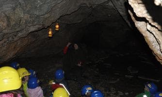Märchenerzählung in der Kreidehöhle