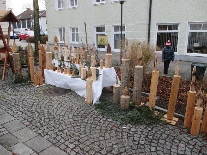 Weihnachtsmarkt auf dem Ortsplatz