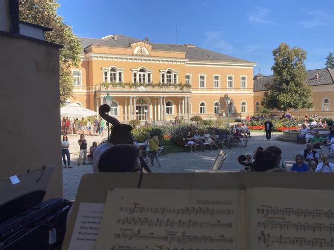 Sonntagskonzert Kurorchester - Von Kopf bis Fuß auf Musik eingestellt
