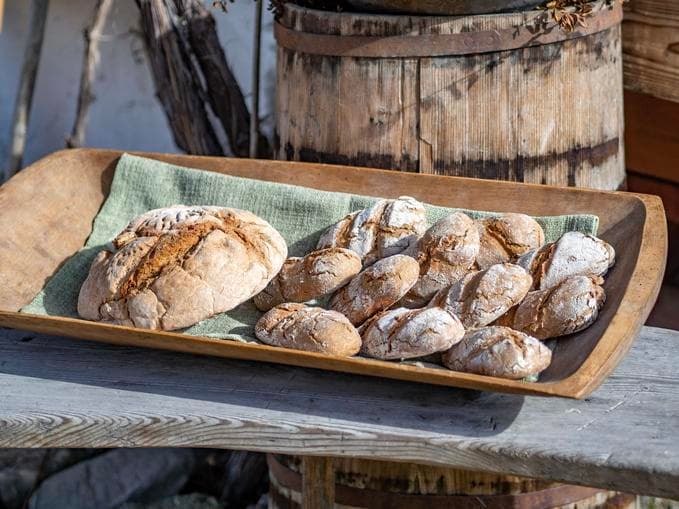 Brotbacken im Holzofen
