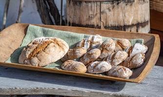 Brotbacken im Holzofen