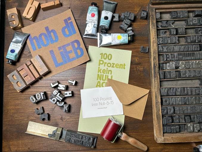 Vorführung: Vom handgeschöpften Papier zum historischen Buchdruck