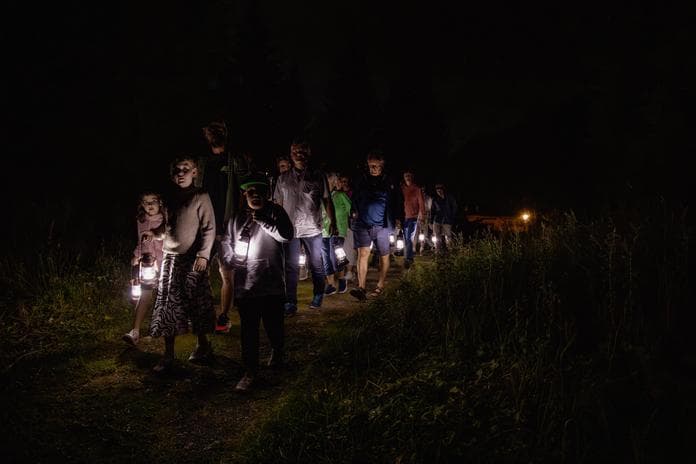 Musikalisches Stelldichein, Lesung & Laternen Wanderung