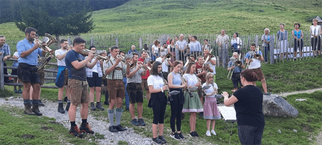 Messe auf der Spiessalm im Bauernherbst