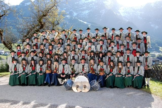Platzkonzert der "Trachtenmusik-Kapelle"