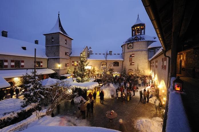Romantischer Adventmarkt auf Burg Hohenwerfen