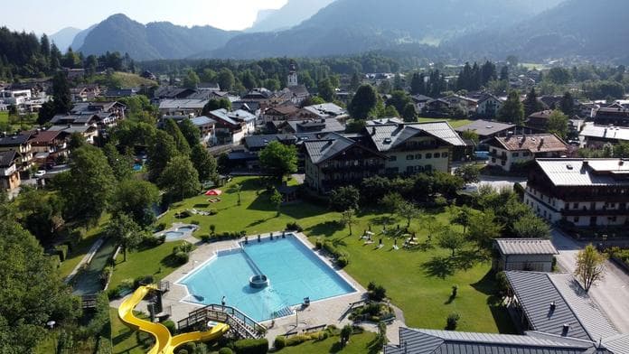 Morgen Yoga mit Bergblick