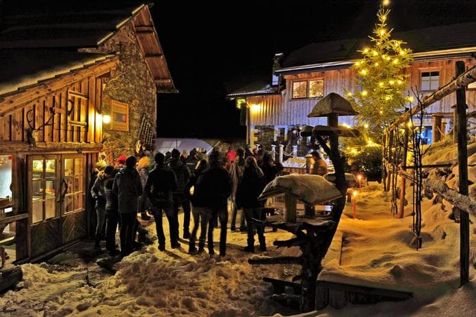 Traditionelles Silvesterblasen mit den Lessacher Weisenbläsern