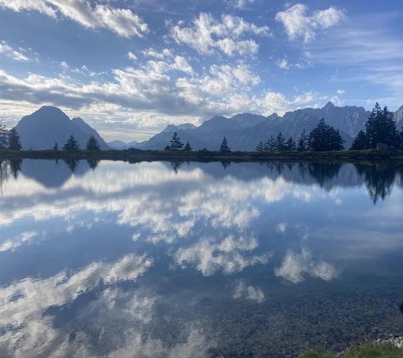 Sunset Flow - Wandern und Yoga am Abend in den Bergen