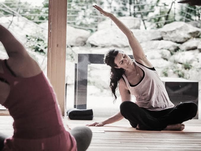 *Sanftes Yoga für Wintersportler:innen