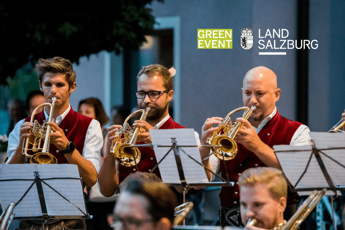 Platz.Konzert Altenmarkt, Blasmusik, Volkstanz & Schnalzen