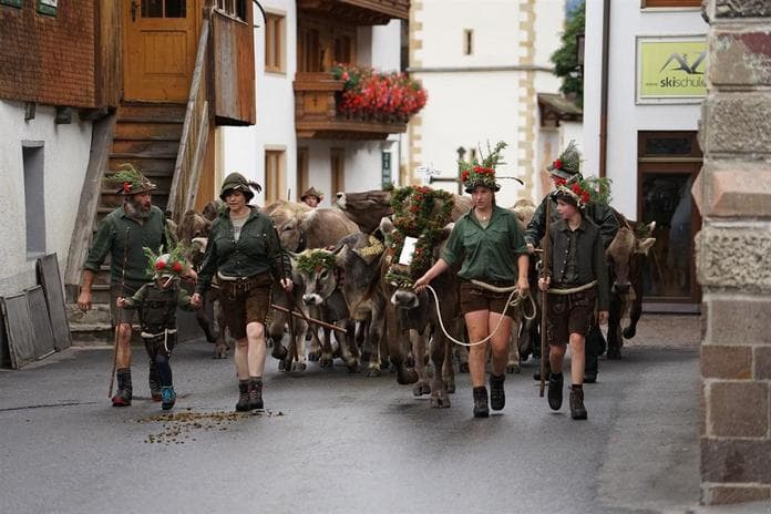Almabtrieb und Bauernfest in Pettneu