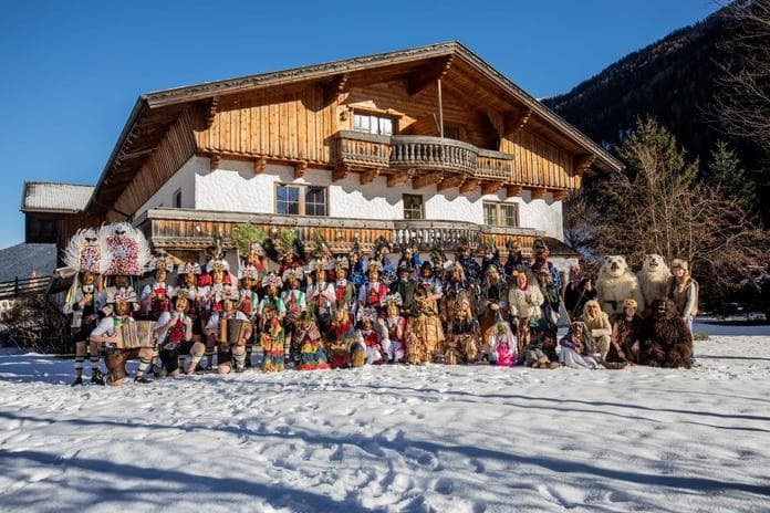 "Naz ausgraben" - der Brauchtumsgruppe Neustift
