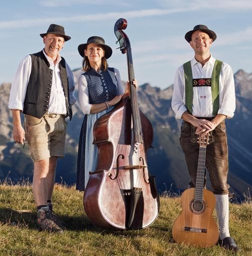 ECHT STUBAI Herbsthighlights: Konzert für Akkordeon, Gitarre und Kontrabass