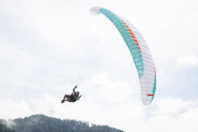 10. Dirndl & Lederhosen Fliegen