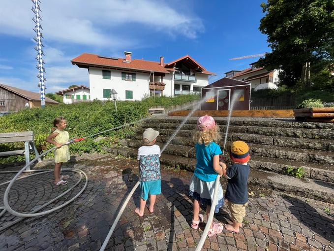 Feuerwehrübung für und mit Kinder