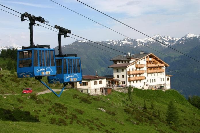 „Kerzenliacht Nochtal“ – Candlelight Dinner überm Zillertal
