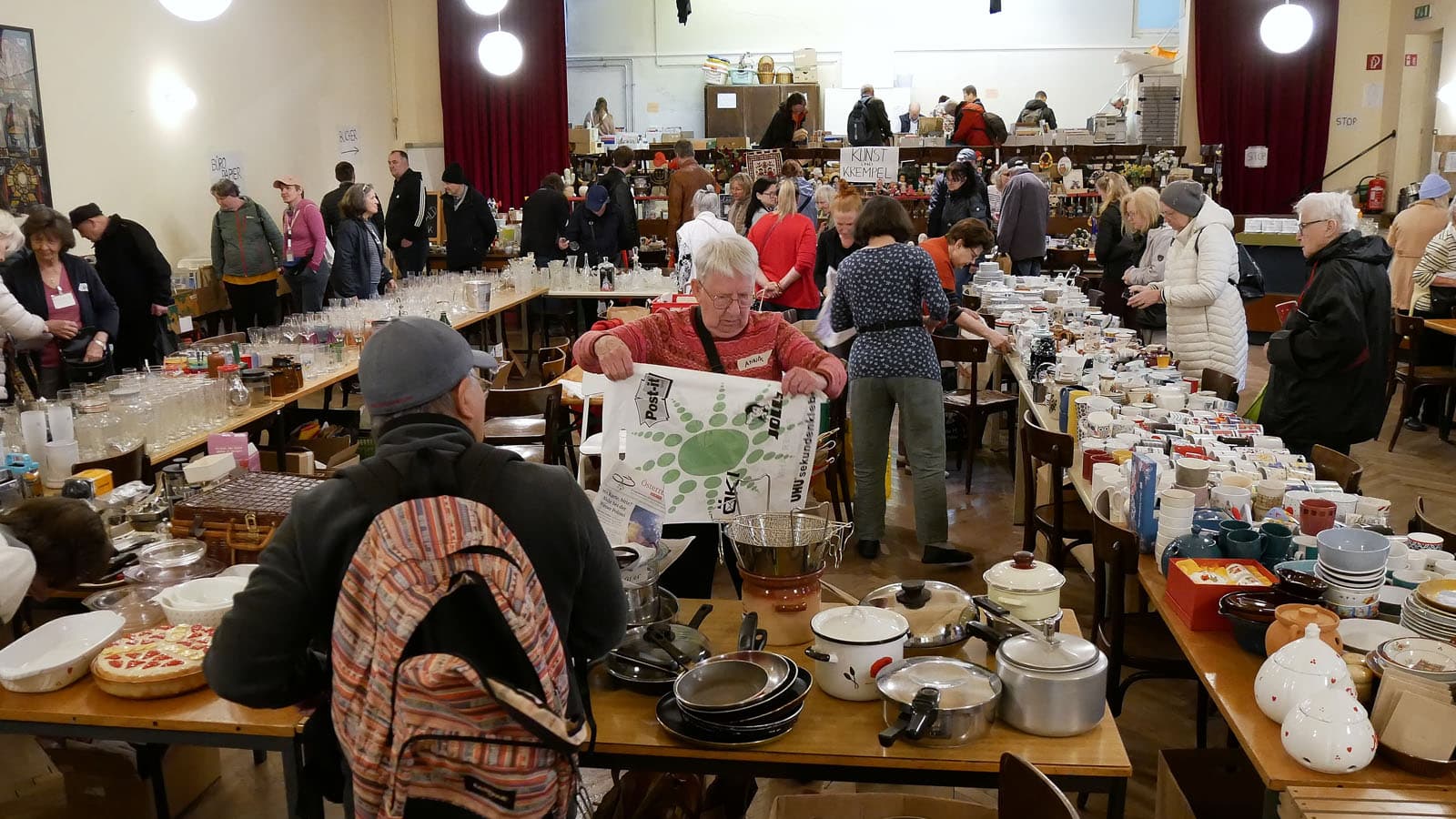 Herbst- Flohmarkt der Pfarre Sandleiten in 1160 Wien
