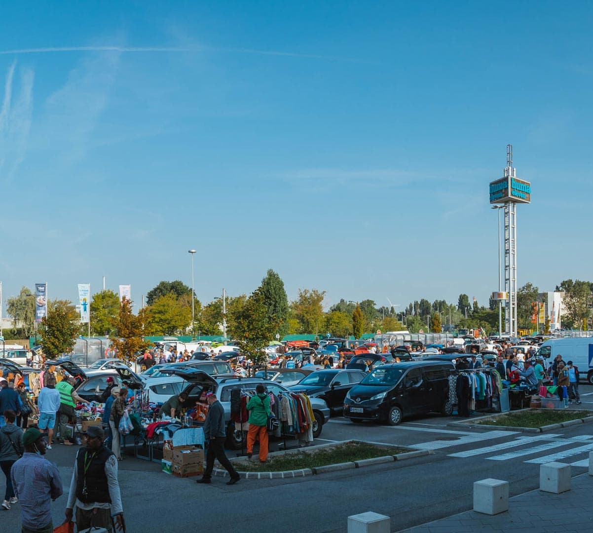 Riesenflohmarkt bei huma eleven in 1110 Wien